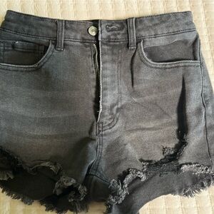 Distressed black jean short
